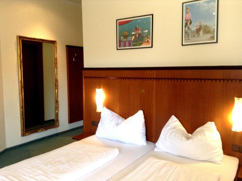 Hotel Gasthof Sonne Aschach an der Donau Buitenkant foto