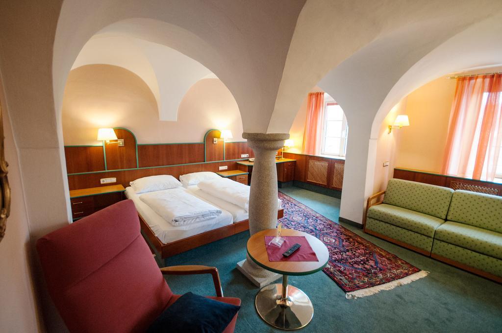 Hotel Gasthof Sonne Aschach an der Donau Buitenkant foto