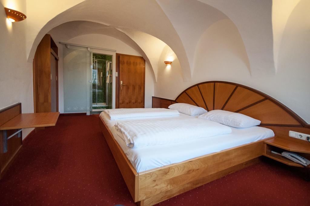 Hotel Gasthof Sonne Aschach an der Donau Buitenkant foto