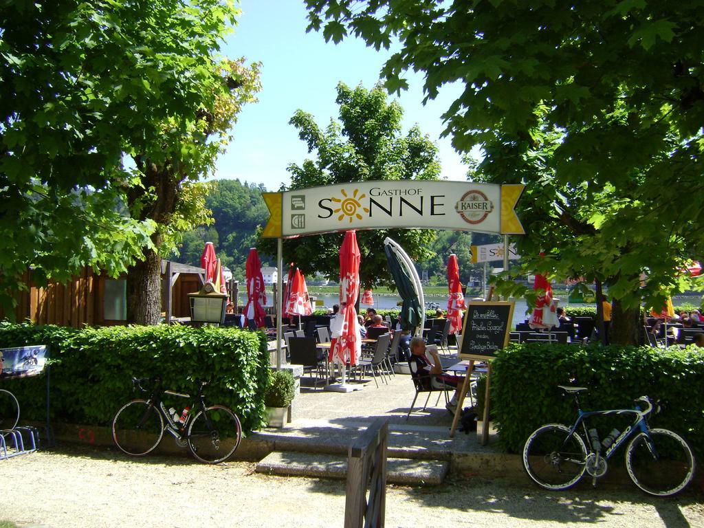 Hotel Gasthof Sonne Aschach an der Donau Buitenkant foto