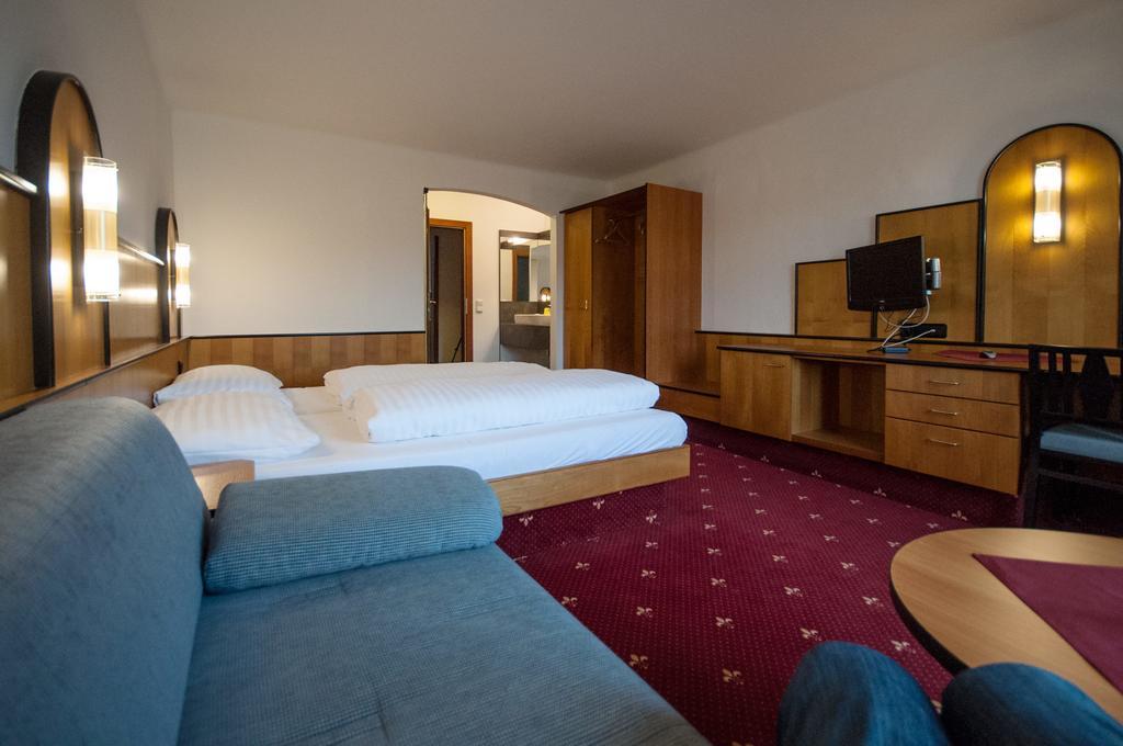 Hotel Gasthof Sonne Aschach an der Donau Buitenkant foto